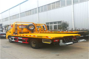 漕泾镇附近拖车救援搭电